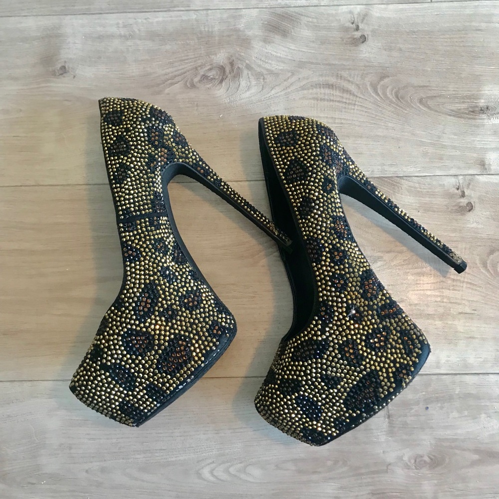 Steve Madden Dyvinal Pumps